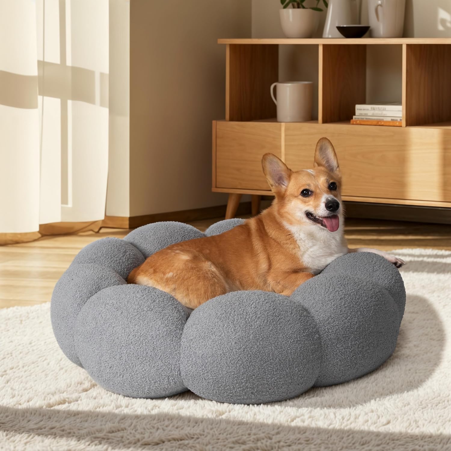Calming Plush Round Flower-Shaped Pet Bed Non-Slip
