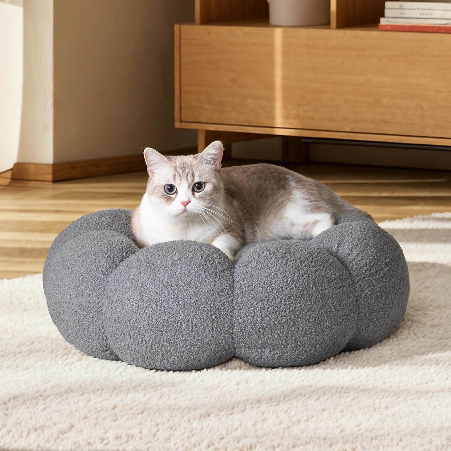Calming Plush Round Flower-Shaped Pet Bed Non-Slip